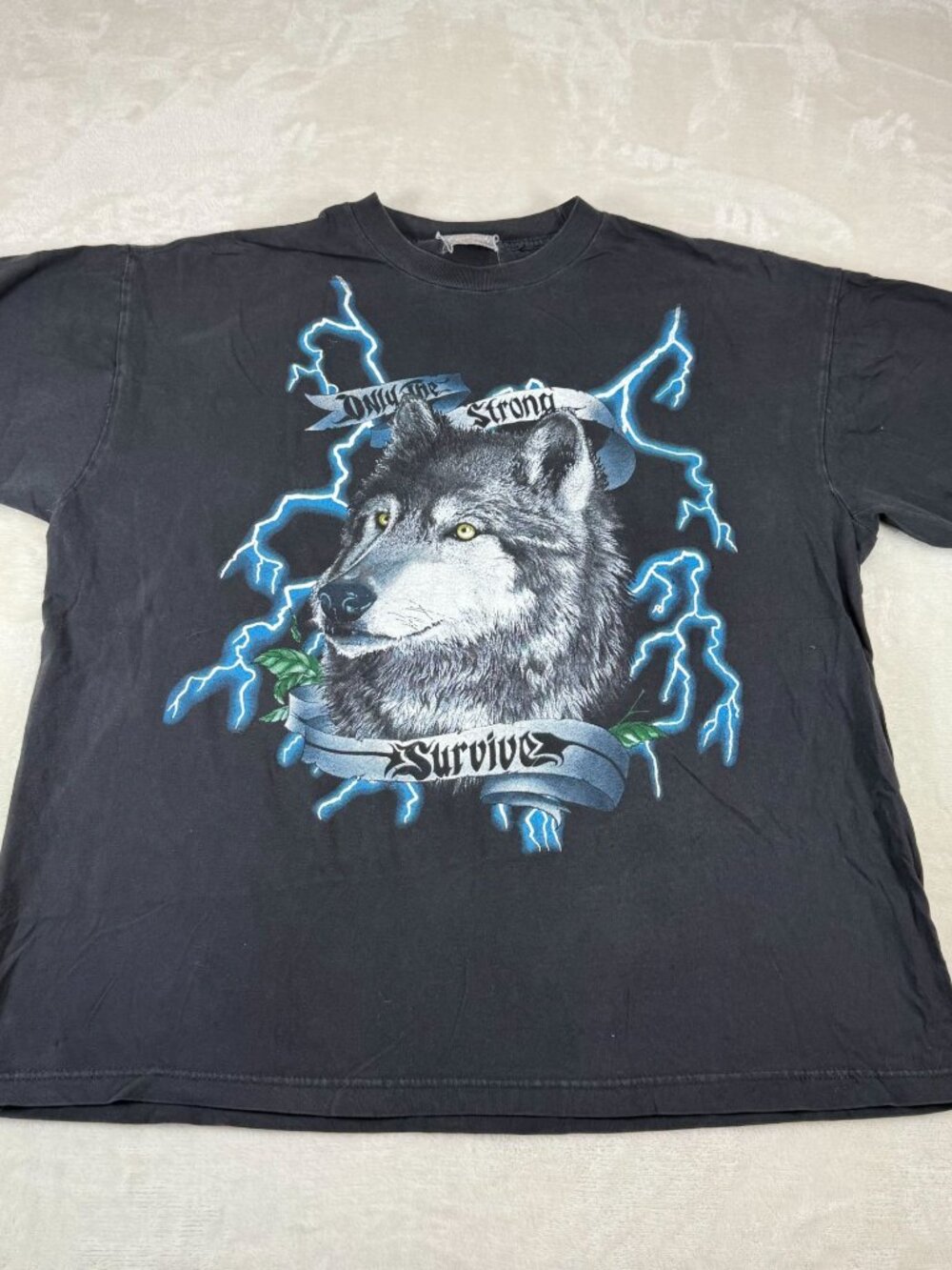 Vintage 90s American Thunder Only The Strong Survive Wolf Lightning XXL Mens T S